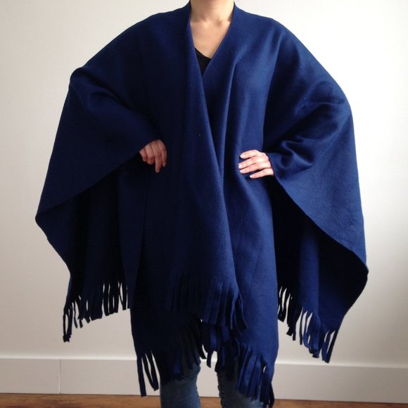 *NWOT* Navy Blue Cozy Polar Fleece Poncho Blanket - Picture 2 of 9